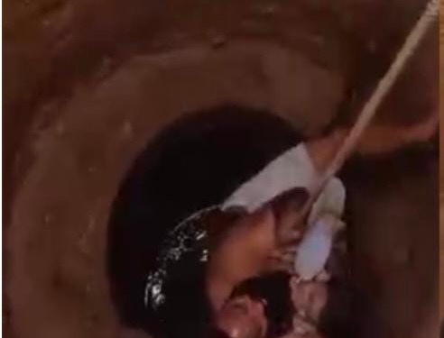 ಆಕಸ್ಮಿಕವಾಗಿ ಬಾವಿಗೆ ಬಿದ್ದ ಎರಡು ವರ್ಷದ ಮಗುವಿನ ರಕ್ಷಣೆ