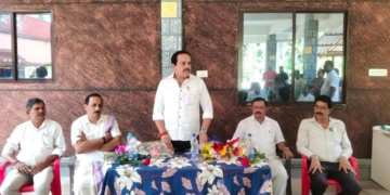 ಮಹಾಲಿಂಗೇಶ್ವರ ದೇಗುಲದ ಸಮೀಪದಿಂದ ರೈಲ್ವೆ ರಸ್ತೆಗೆ ಸಂಪರ್ಕ ಕಲ್ಪಿಸುವ ನೂತನ ರಸ್ತೆ ನಿರ್ಮಾಣ: ಫಲಾನುಭವಿಗಳ ಜೊತೆ ಶಾಸಕರ ಸಭೆ