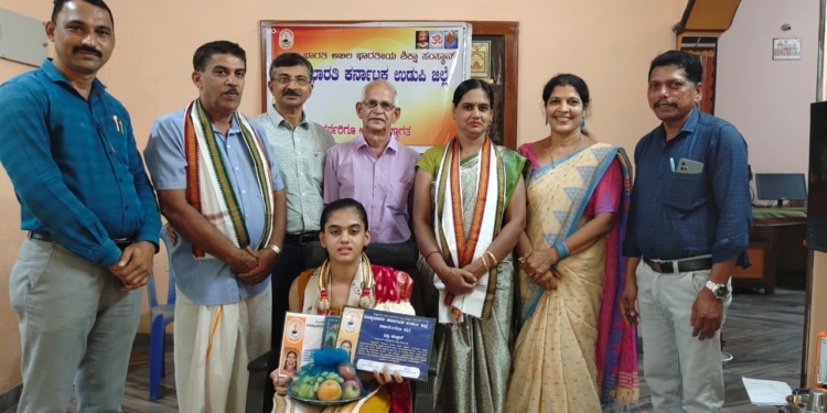 ಹತ್ತನೇ ತರಗತಿ ಟಾಪರ್ ವಿದ್ಯಾರ್ಥಿನಿ ಧನ್ವಿ ಹೆಬ್ಬಾರ್‌ಗೆ ಸನ್ಮಾನ