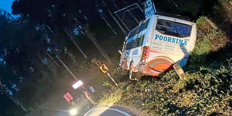 ಚಲಿಸುತ್ತಿದ್ದ ಬಸ್‌ನ ಚಾಲಕ ಹೃದಯಾಘಾತದಿಂದ ಸಾವು: ಪ್ರಯಾಣಿಕರು ಅಪಾಯದಿಂದ ಪಾರು